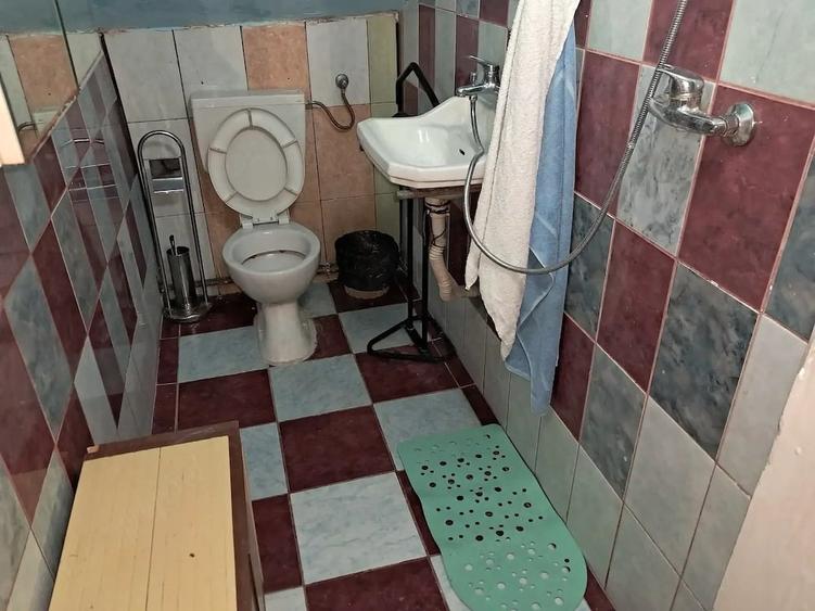 Apartament cu 3 camere decomandat în Dâmbovița