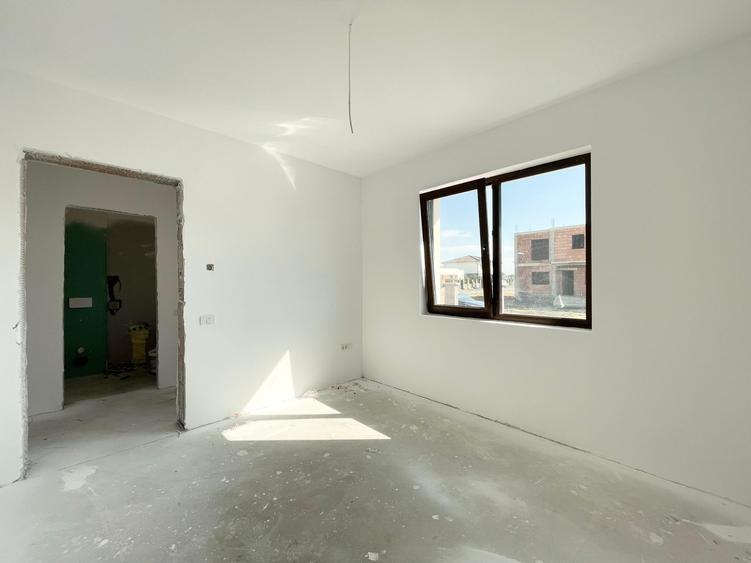 Duplex cu 4 camere cu Canalizare în Moșnița Veche