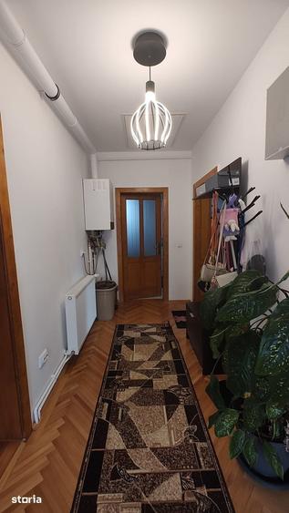 Casă cu 3 camere cu Teren 1080 Mp în Central