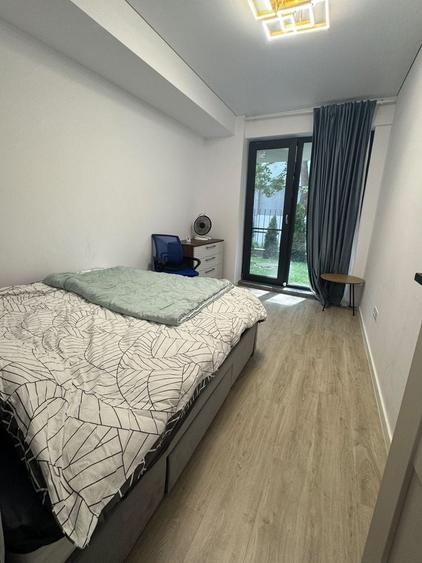 Apartament cu 3 camere decomandat în Sârbi
