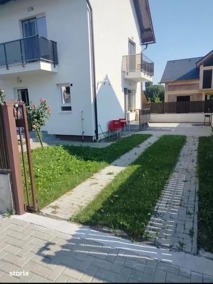 Casă cu 4 camere în Cristian