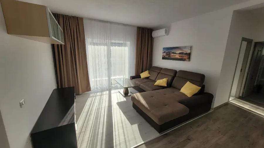 Apartament cu 2 camere semidecomandat în Giroc