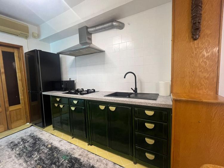 Apartament cu 3 camere, mobilat în Faleza Nord