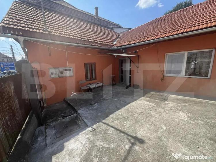 Casă cu 4 camere cu Teren 300 Mp în Central