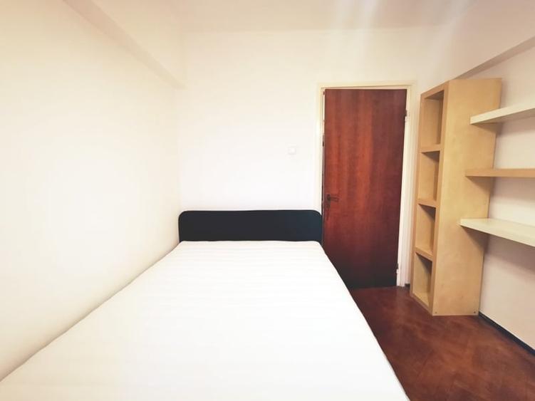 Apartament cu 3 camere decomandat în Lacul Tei