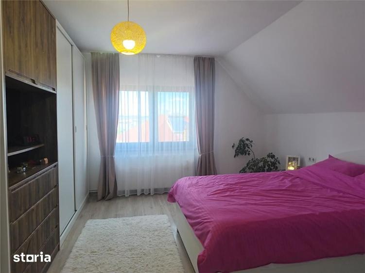 Casă cu 4 camere cu Teren 720 Mp în Criș