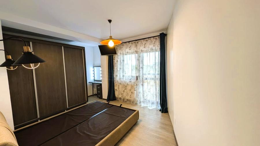 Apartament cu 3 camere decomandat, mobilat în Nicolina