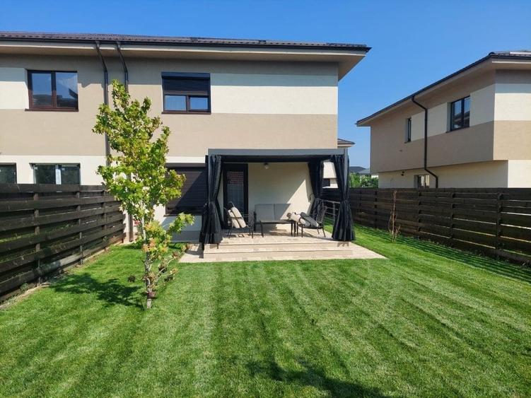 Duplex cu 4 camere cu Canalizare în Corbeanca