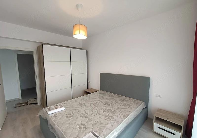 Apartament cu 3 camere, mobilat în Tractorul
