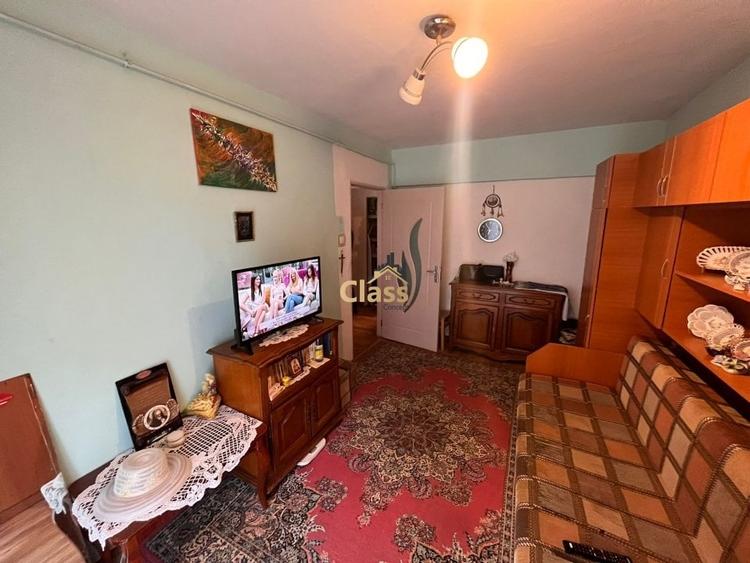 Apartament cu 3 camere decomandat, mobilat în Între Lacuri