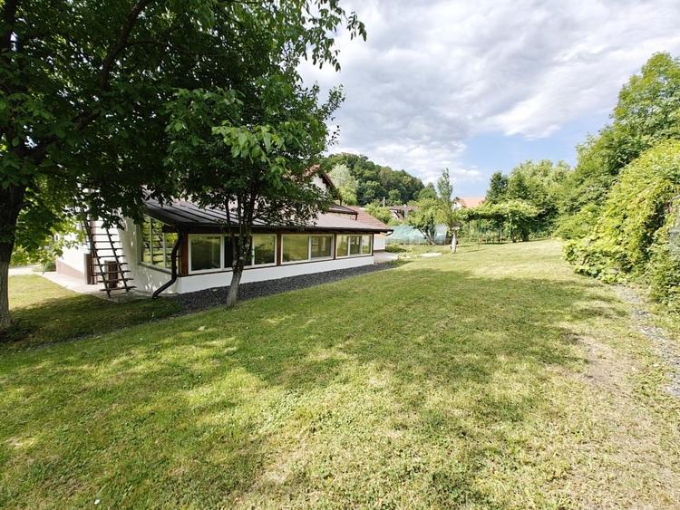 Casă individuală cu 5 camere cu Canalizare în Cisnădioara