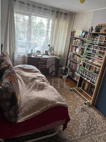 Apartament cu 3 camere semidecomandat, mobilat în Gheorgheni