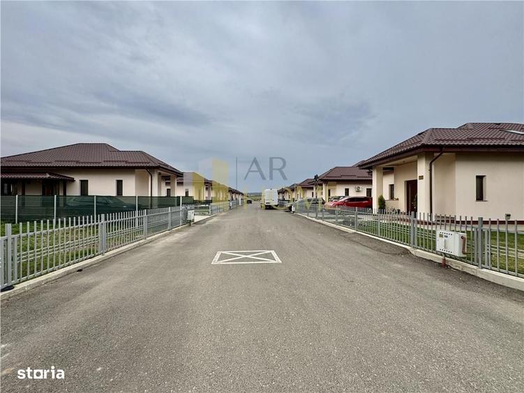 Casă cu 3 camere în Păulești