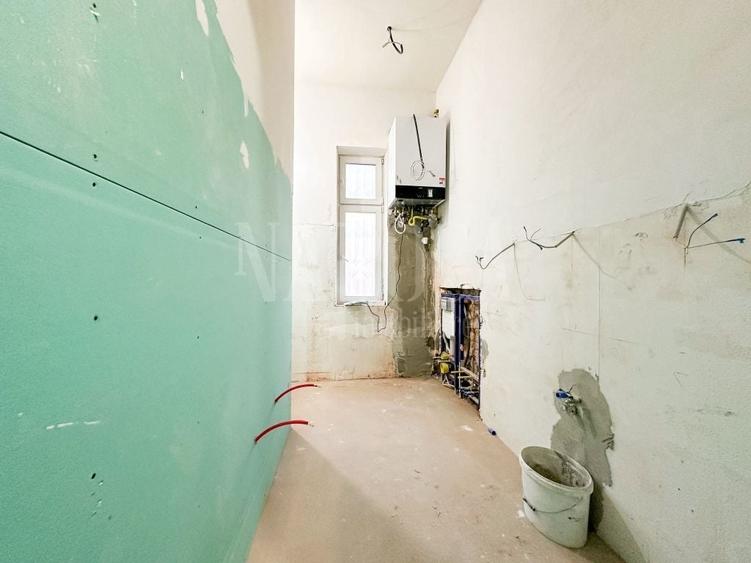 Apartament cu 4 camere decomandat în Central