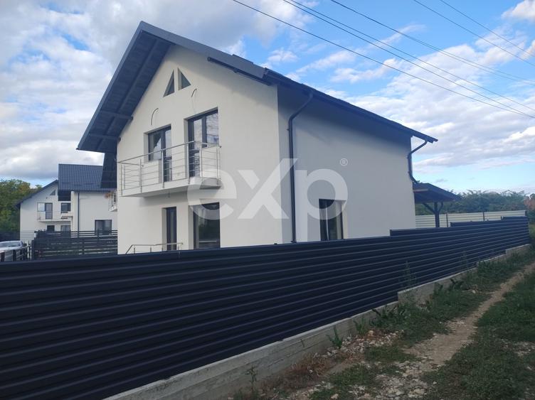 Casă individuală cu 4 camere cu Canalizare în Ștefănești