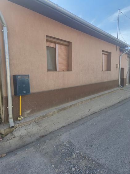 Casă cu 4 camere în Ghighișeni