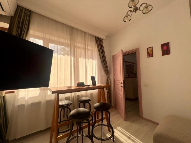 Apartament cu 2 camere decomandat, mobilat în P-ța Ovidiu