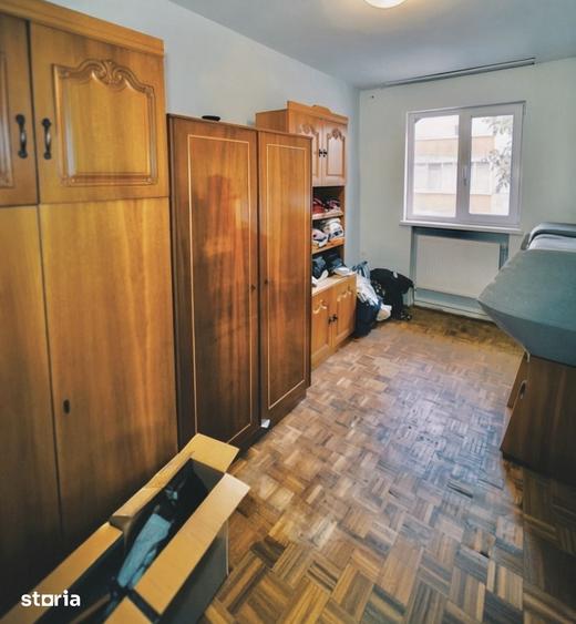 Apartament cu 3 camere semidecomandat în Mureșeni