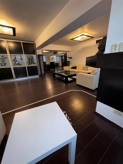 Apartament cu 4 camere semidecomandat, mobilat în Central