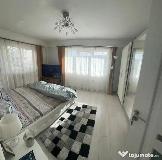 Apartament cu 3 camere semidecomandat în Baciu