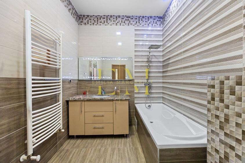 Apartament cu 3 camere decomandat în Tractorul