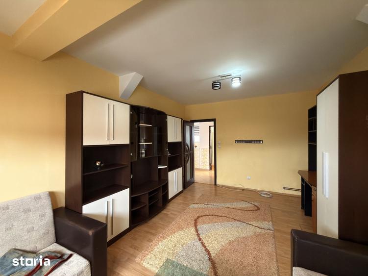 Apartament cu 2 camere decomandat în Girocului