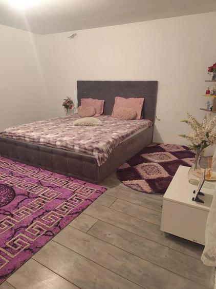 Casă cu 3 camere cu Teren 2500 Mp în Central