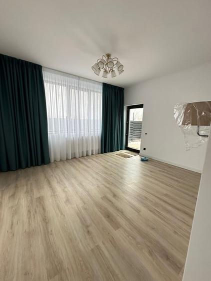 Casă individuală cu 5 camere cu Canalizare în Clinceni