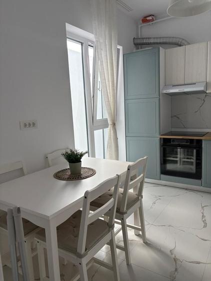 Apartament cu 2 camere decomandat, mobilat în Girocului