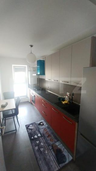 Apartament cu 2 camere decomandat, mobilat în Tractorul