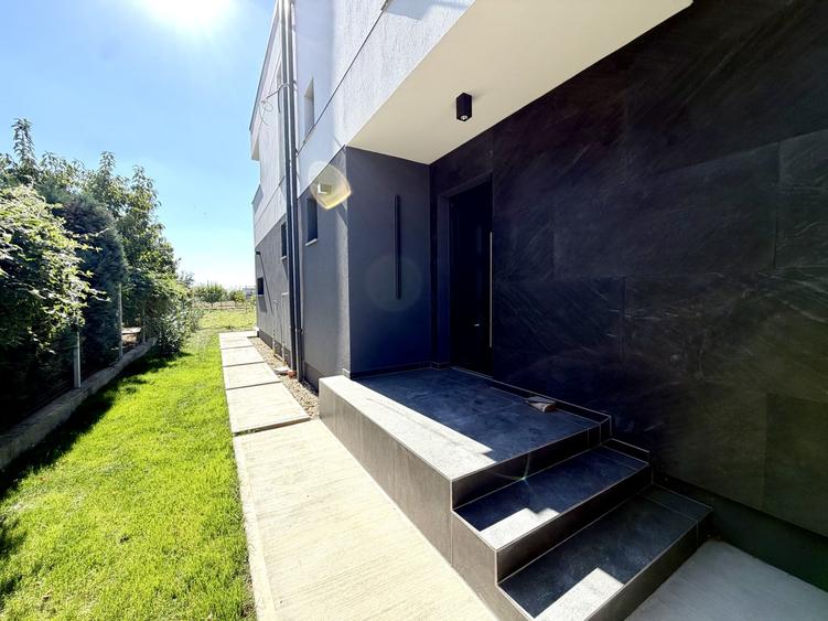 Duplex cu 4 camere cu Canalizare în Dumbrăvița