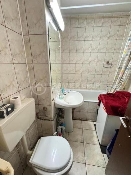 Garsonieră decomandată, mobilată în Nicolina