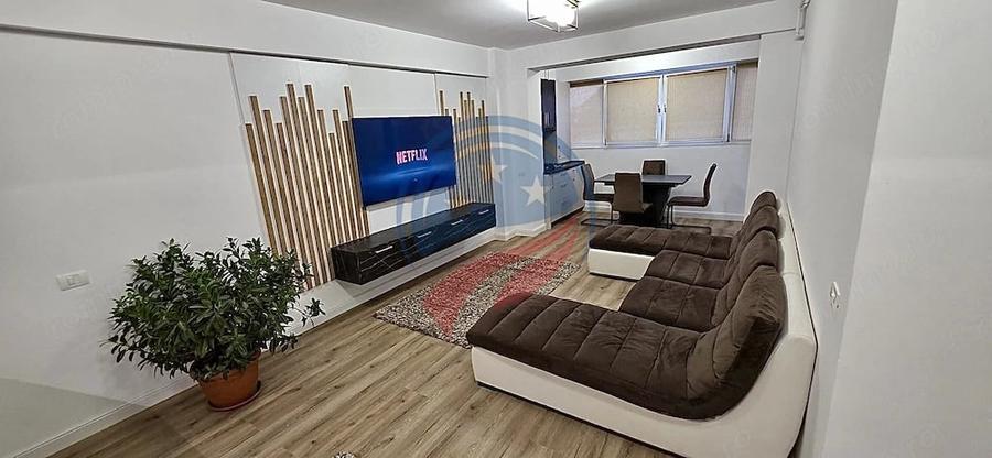 Apartament cu 3 camere semidecomandat în Central