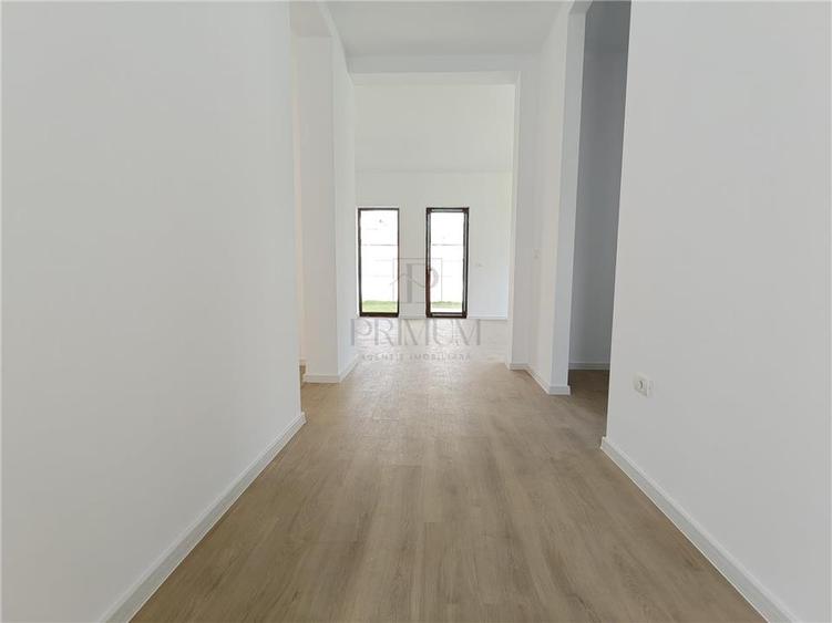 Duplex cu 4 camere cu Canalizare în Moșnița Nouă