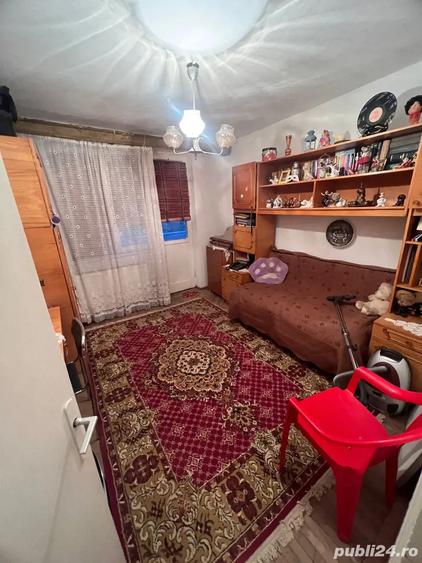 Apartament cu 4 camere nedecomandat în Urziceni