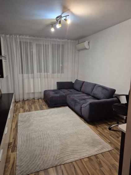 Apartament cu 3 camere decomandat, mobilat în Țiglina 2