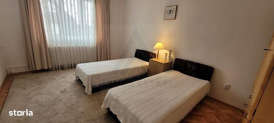 Casă cu 4 camere în Sub Arini