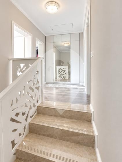 Duplex cu 3 camere cu Canalizare în Sânpetru