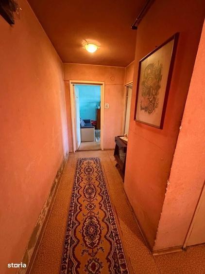 Apartament cu 3 camere în Tractorul