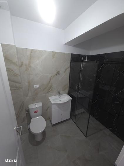 Casă cu 4 camere cu Teren 300 Mp în Domnești