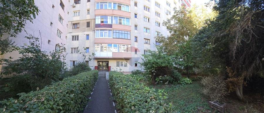 Apartament cu 3 camere decomandat, mobilat în Republicii