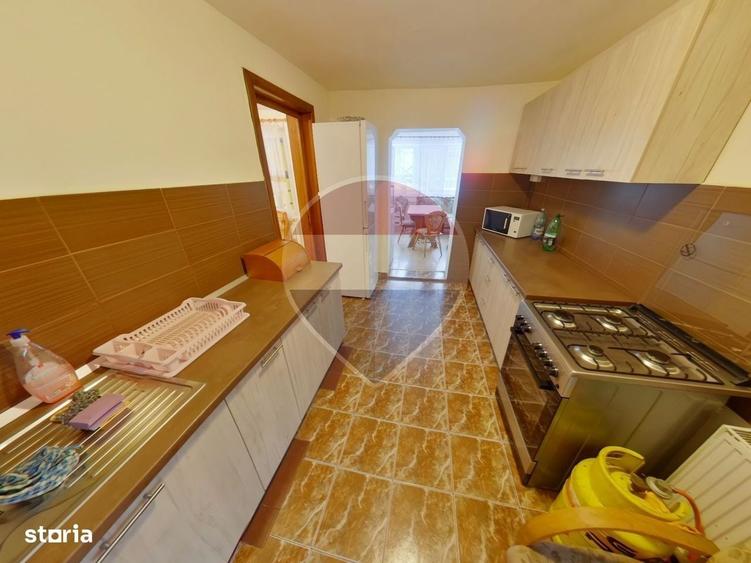 Casă cu 4 camere în Valea Hotarului