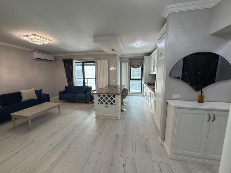 Apartament cu 3 camere decomandat în Drumul Taberei