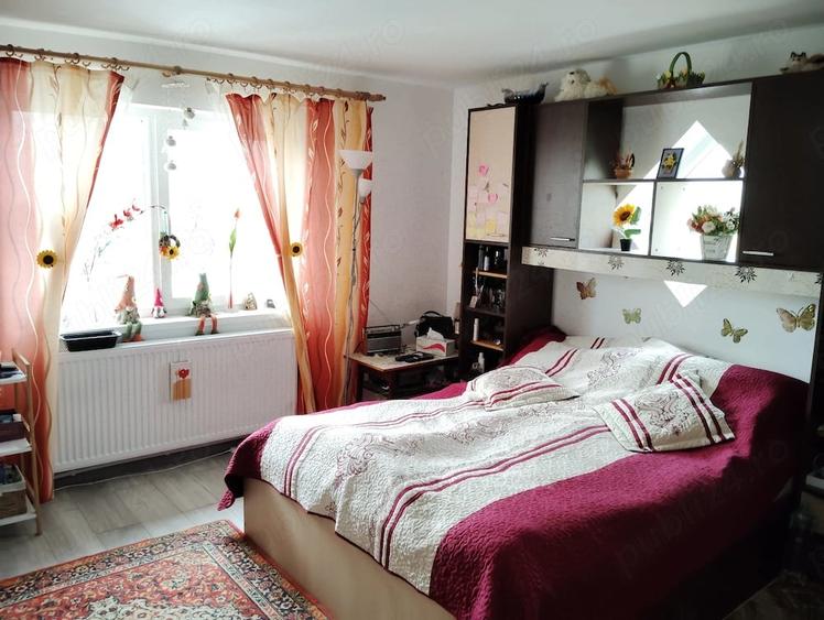 Casă cu Teren 13000 Mp în Central