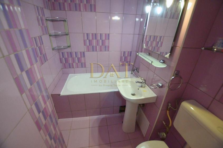 Apartament cu 3 camere semidecomandat în Grigorescu