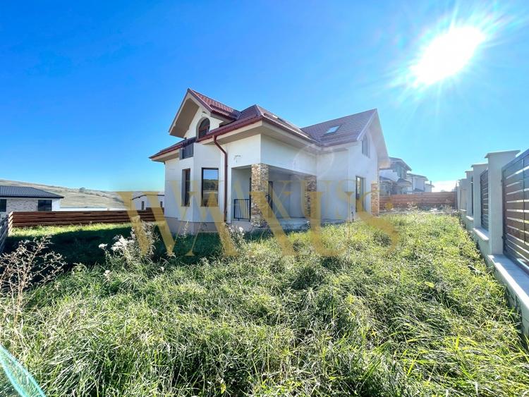Casă individuală cu 5 camere cu Canalizare în Chinteni