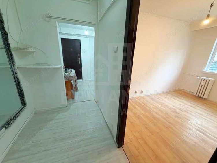 Apartament cu 4 camere decomandat în Valea Rosie