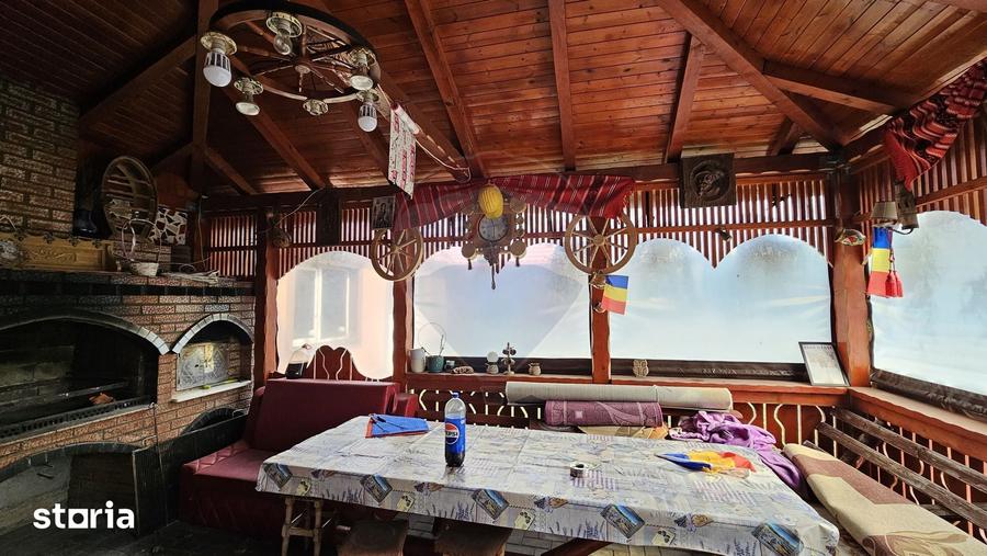 Casă cu 6 camere cu Teren 1000 Mp în Șcheia