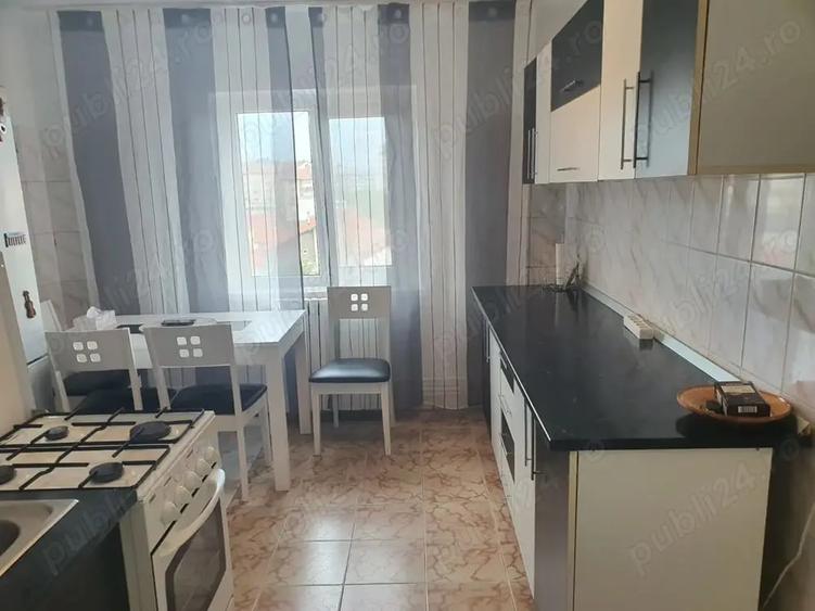 Apartament cu 2 camere decomandat în 1 Mai