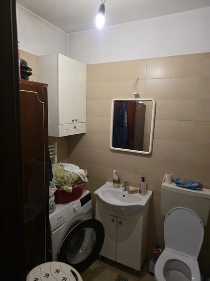 Apartament cu 3 camere decomandat în Berceni